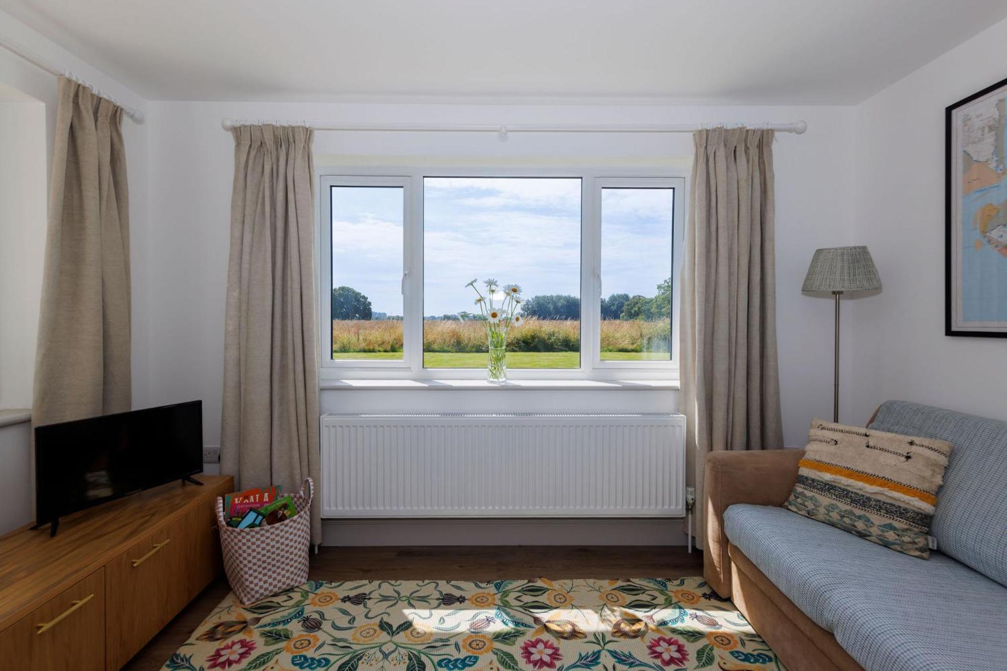 Idyllic 3 Bed Country Cottage West Wittering Exterior photo